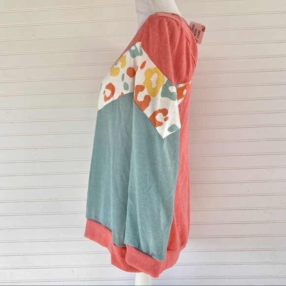 Animal print Pullover sweater Size Large NEW - Picture 3 of 8